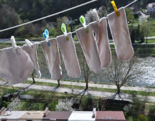 Pralni vložki plapolajo kot zastave